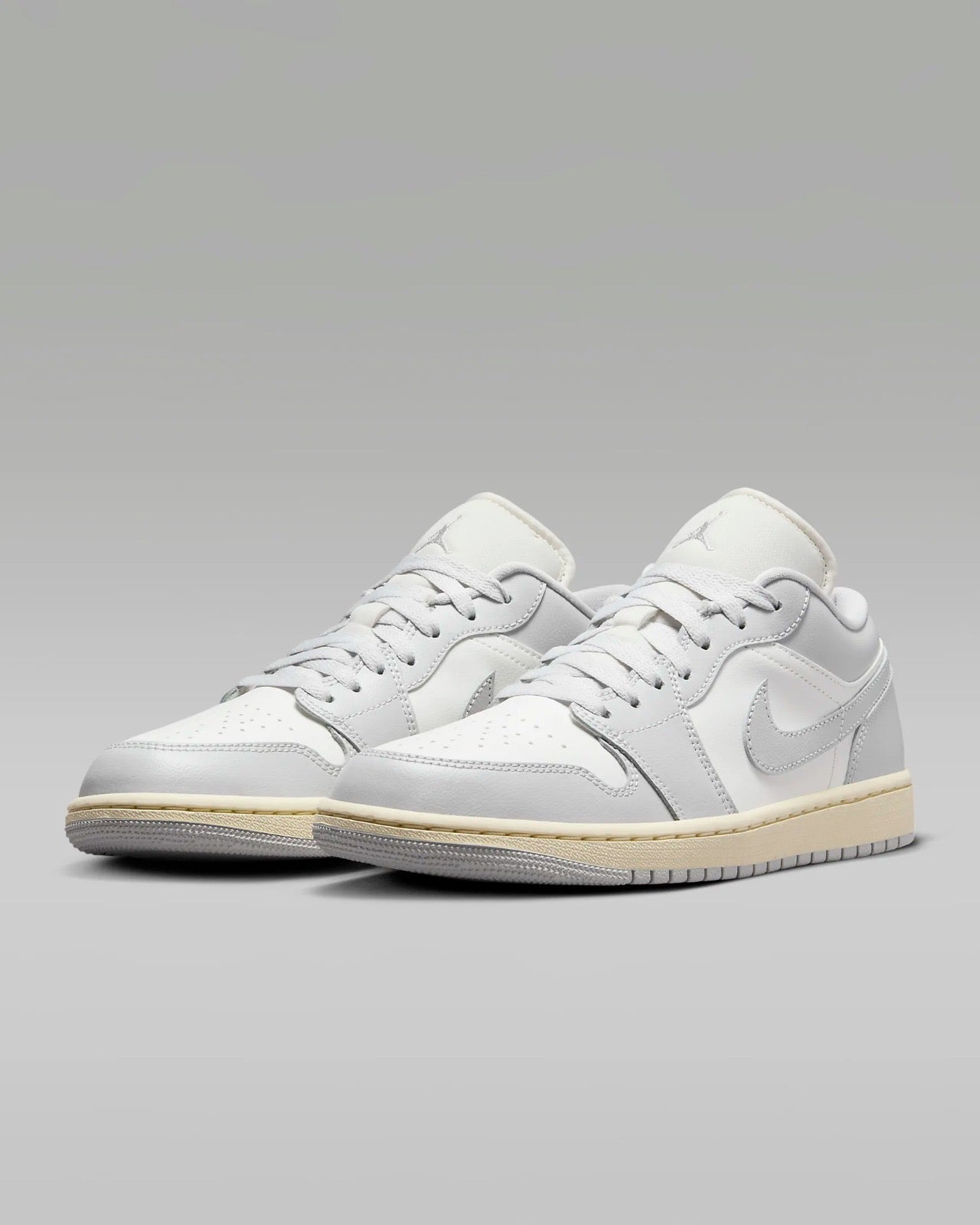 Tênis Air Jordan 1 Low Neutral Grey Coconut Milk Cinza