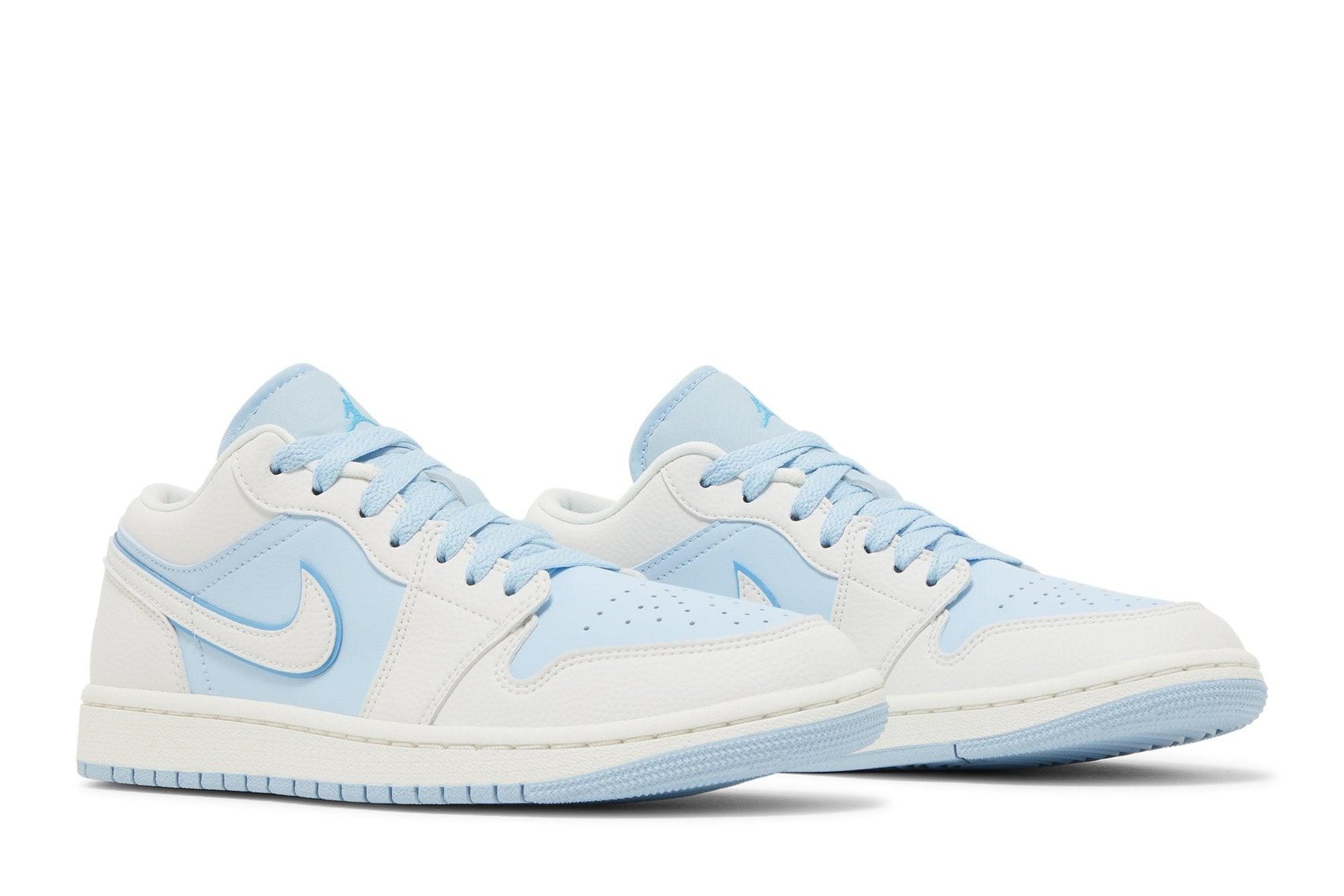 Tênis Air Jordan 1 Low SE Reverse Ice Blue Azul