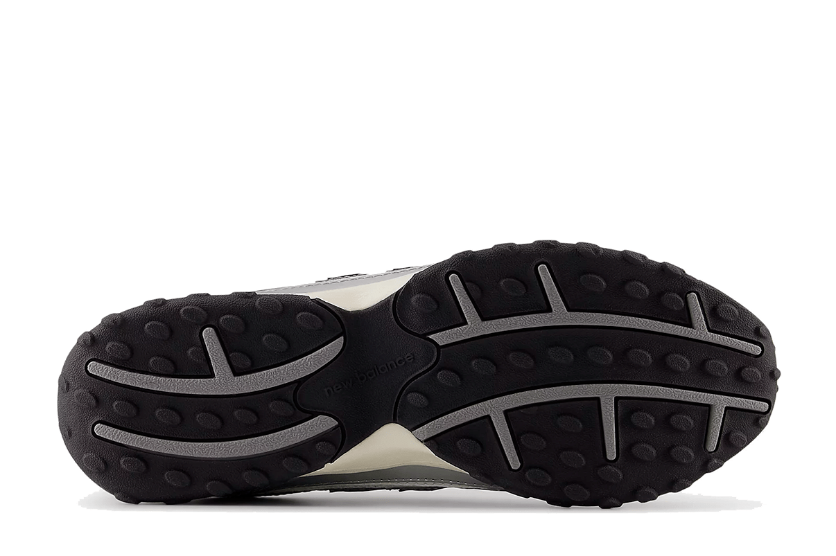 New Balance 204L Silver Metallic Black Prateado