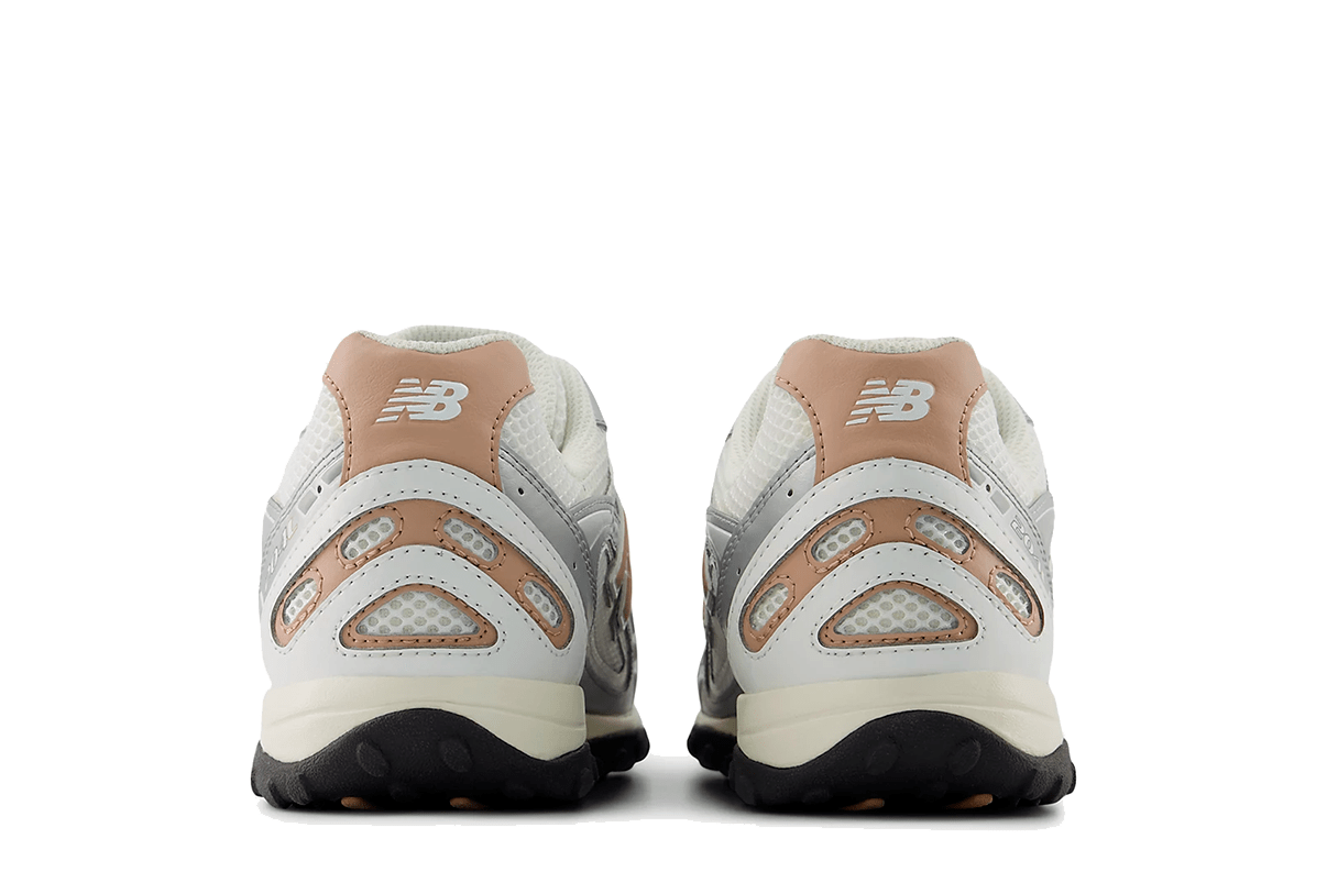 New Balance 204L Silver Metallic Flat Taupe Prateado