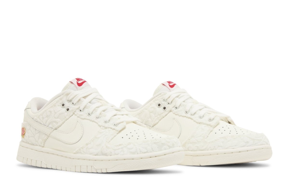 Tênis Nike Dunk Low Give Her Flowers Branco