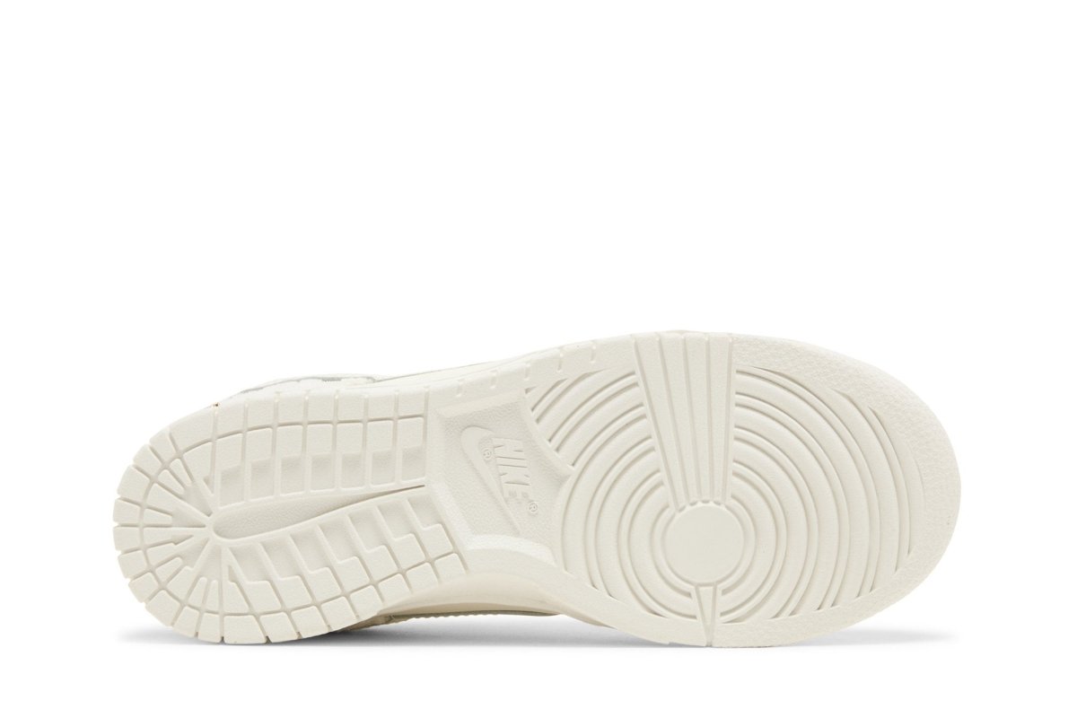 Tênis Nike Dunk Low Give Her Flowers Branco