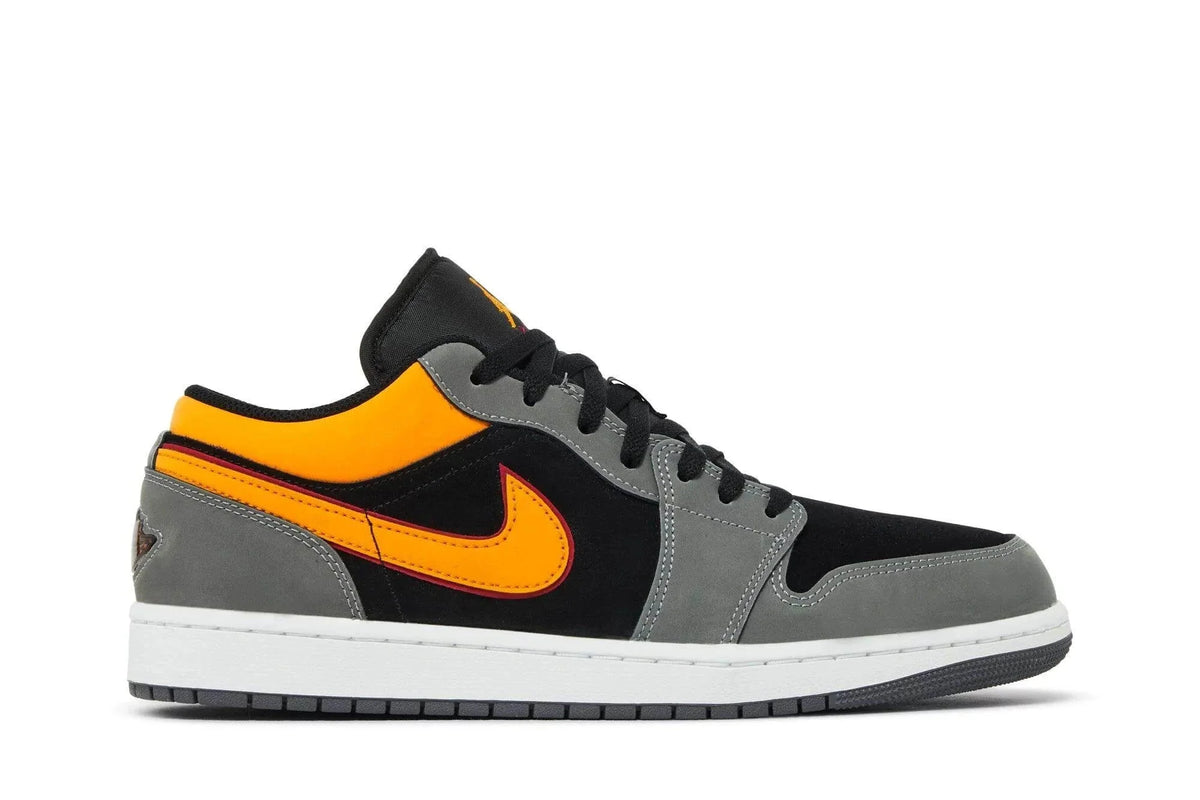Tênis Air Jordan 1 Low SE Black Vivid Orange