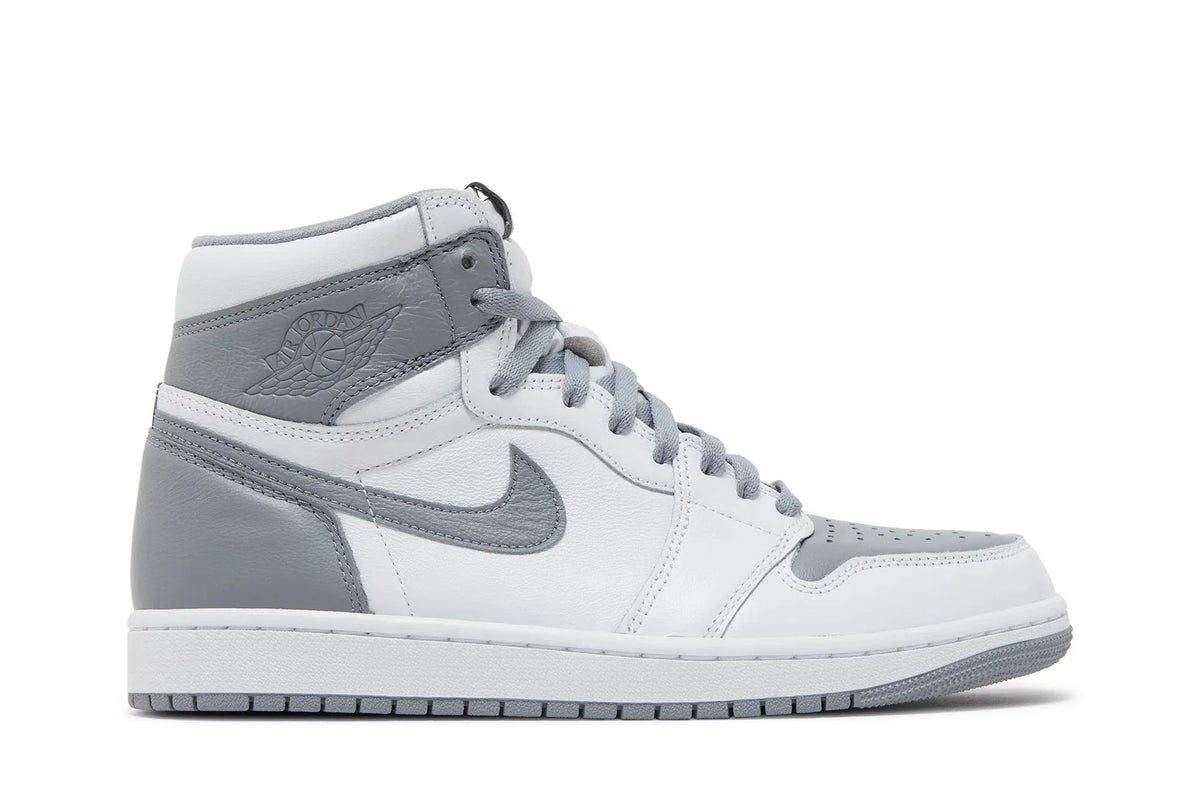 Tênis Air Jordan 1 High OG Stealth Cinza