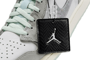Tênis Air Jordan 1 Low "Lunar New Year" Photon Dust Cinza