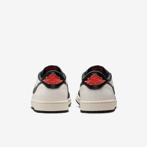 Tênis Air Jordan 1 Low x Paris Saint Germain Sail and Off Noir Preto