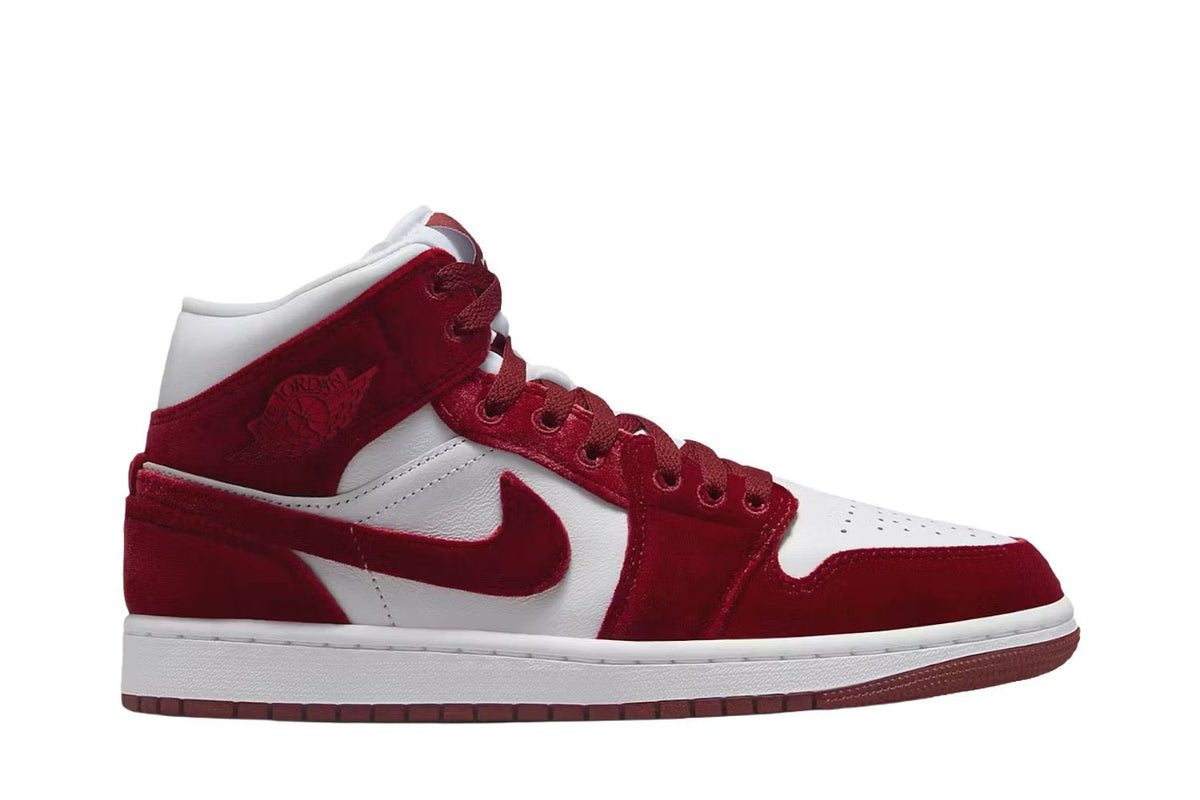 Tênis Air Jordan 1 Mid SE Red Velvet Vermelho