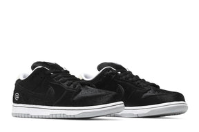 Tênis Medicom Toy x Nike SB Dunk Be@rbrick Preto