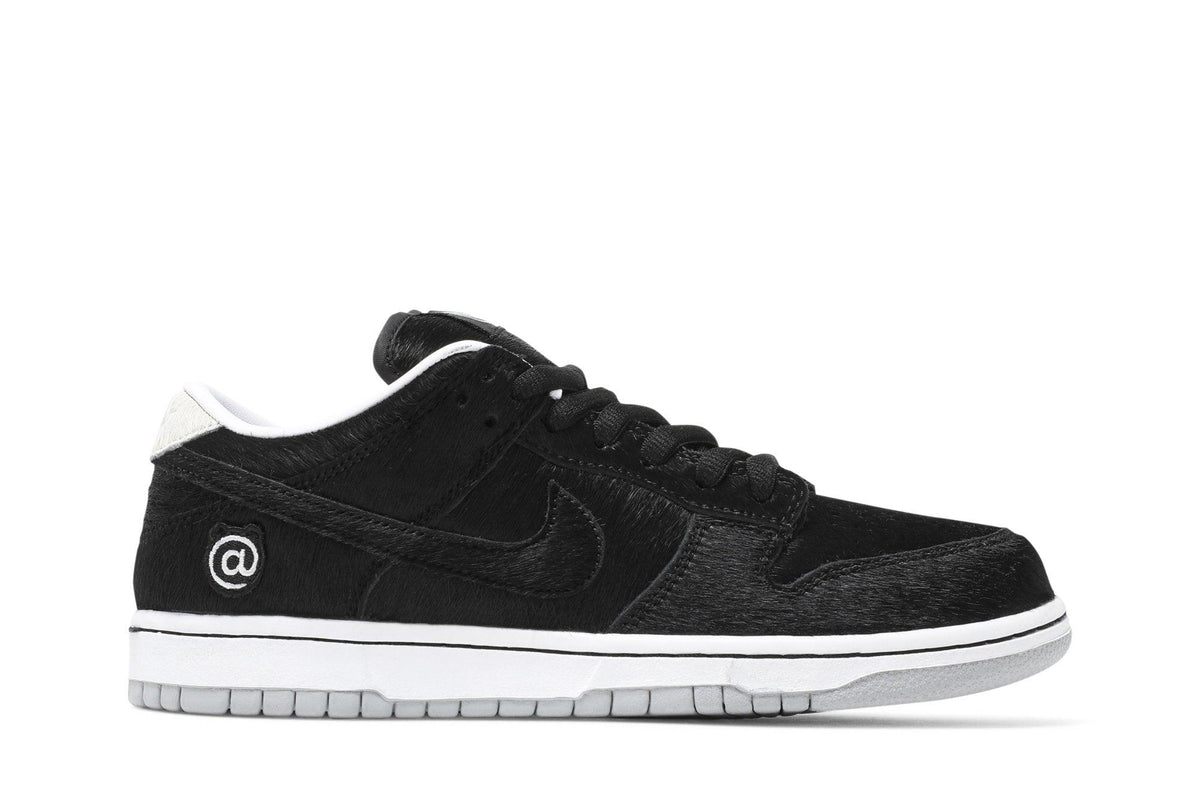 Tênis Medicom Toy x Nike SB Dunk Be@rbrick Preto