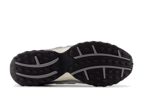 New Balance 204L Silver Metallic Black Prateado