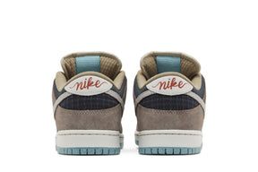 Tênis Nike SB Dunk Low Big Money Savings Marrom